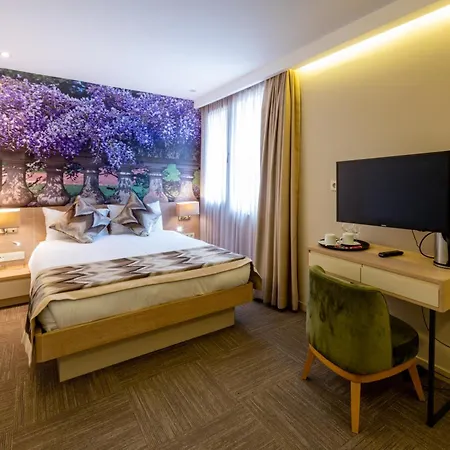 Riva's Moda Hotel 3*