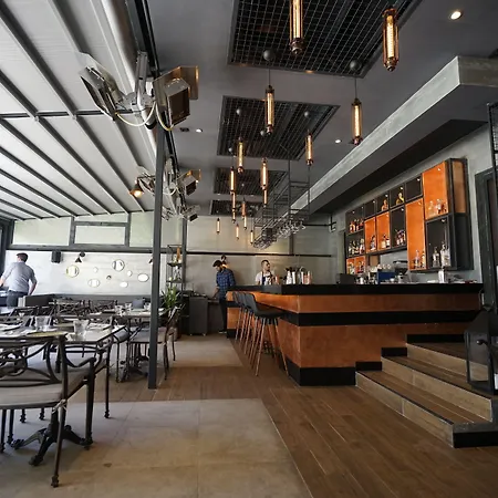 Riva's Moda Hotel 3*