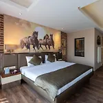 Riva's Moda Szálloda 3*