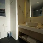 Riva's Moda Hotel